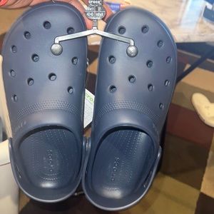 Size 11 woman’s crocs